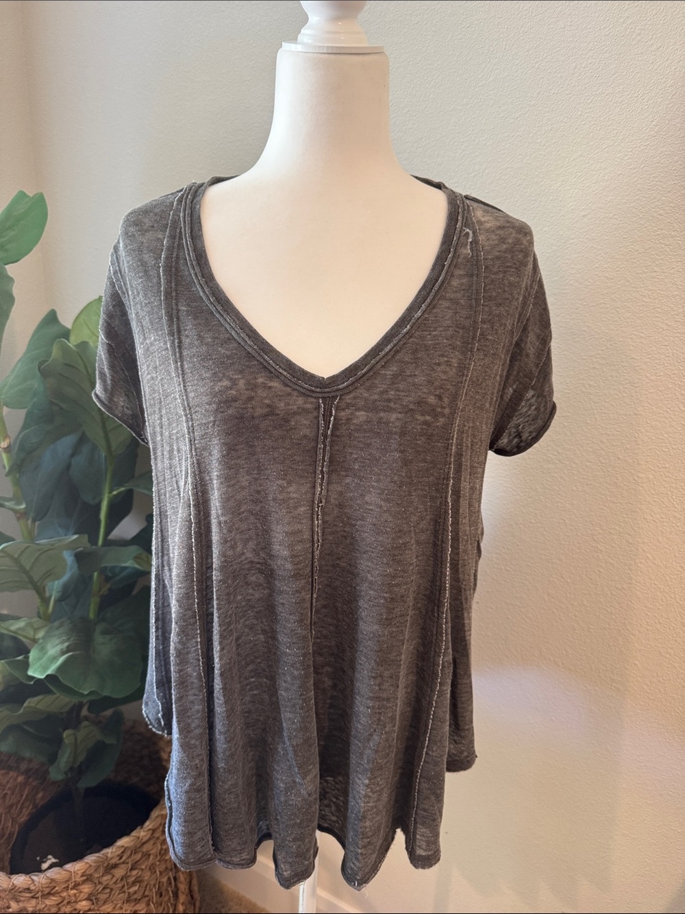 We The Free Washed V-Neck Short Sleeve Tee - Gray